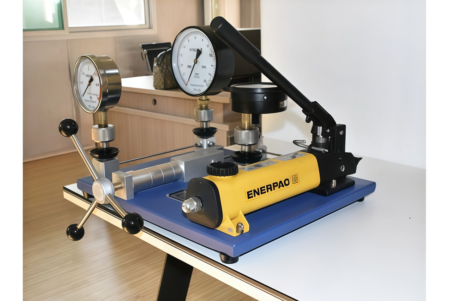 Pressure Gauge Test Bench