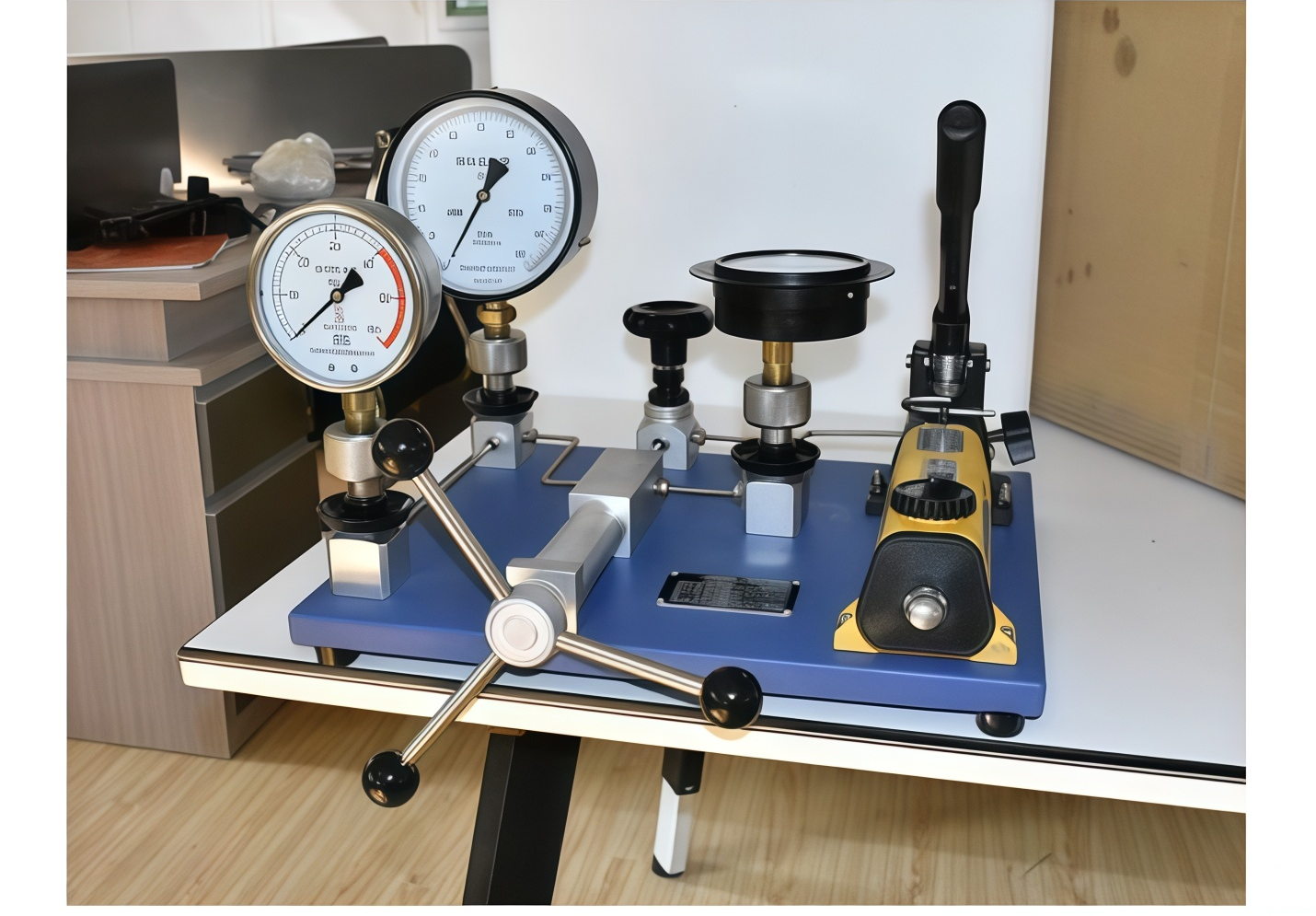 Pressure Gauge Test Bench