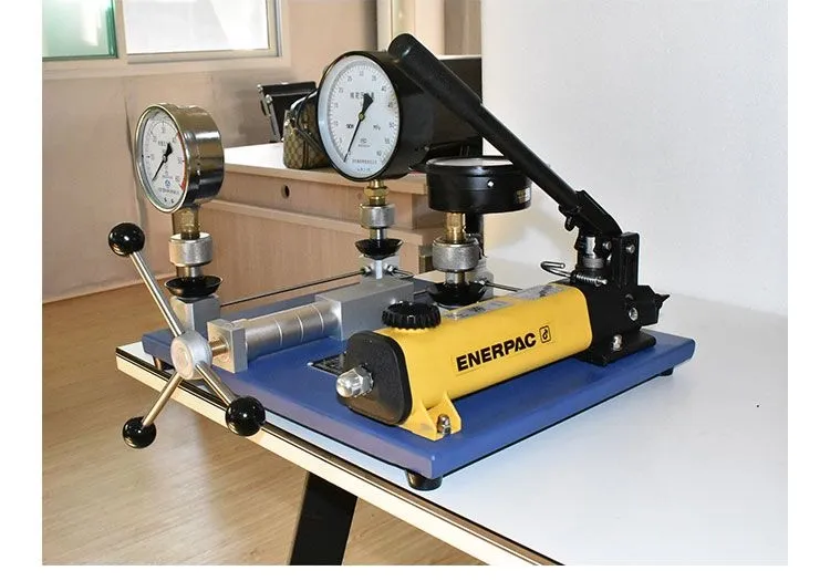 Pressure Gauge Calibrator
