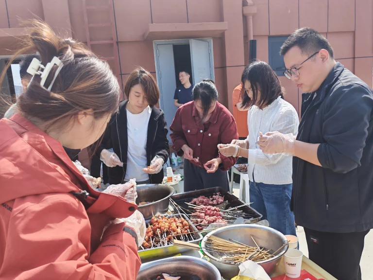 Highlight Held a Spring Rooftop BBQ Event to Strengthen Team Spirit